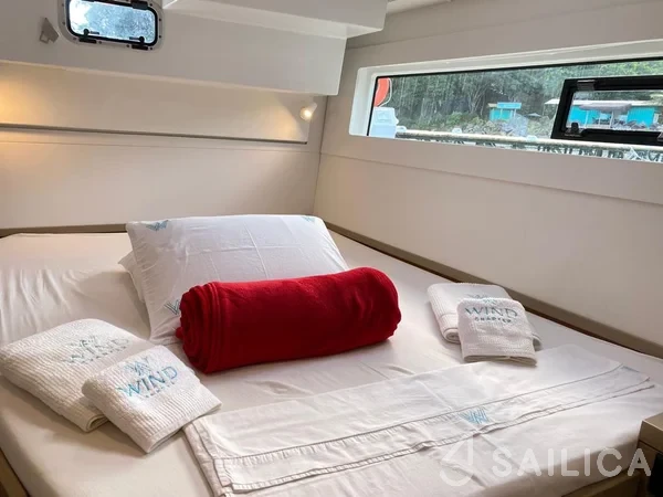 Lagoon 40 - Yacht Charter Sailica