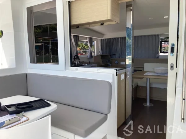 Lagoon 40 - Yacht Charter Sailica