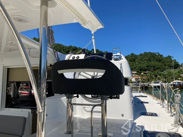 Lagoon 40 - Yacht Charter Sailica