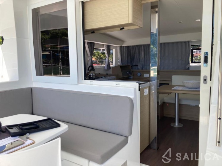 Lagoon 40 - Yacht Charter Sailica