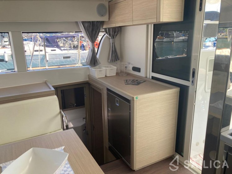 Lagoon 40 - Yacht Charter Sailica