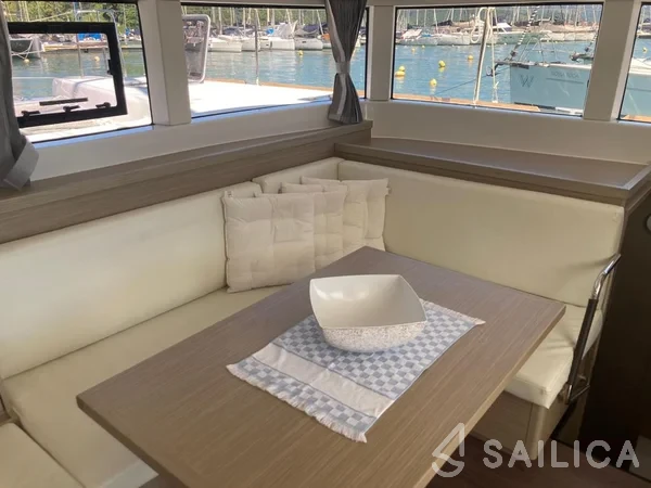 Lagoon 40 - Yacht Charter Sailica