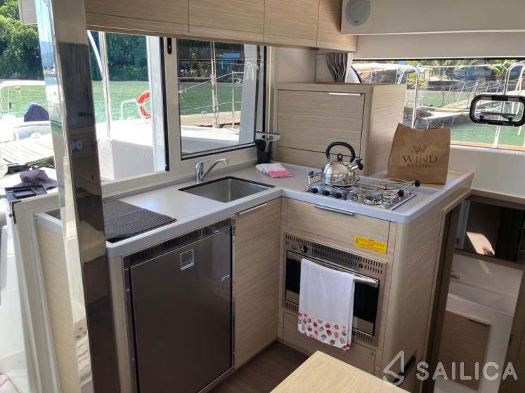Lagoon 40 - Yacht Charter Sailica