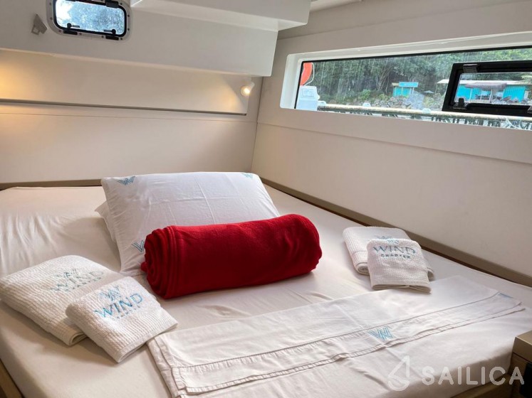 Lagoon 40 - Yacht Charter Sailica