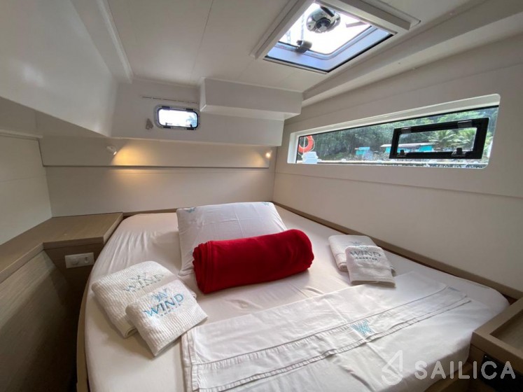 Lagoon 40 - Yacht Charter Sailica