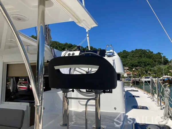 Lagoon 40 - Yacht Charter Sailica