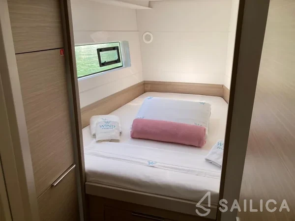 Lagoon 40 - Yacht Charter Sailica
