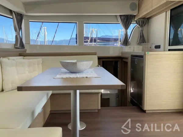 Lagoon 40 - Yacht Charter Sailica