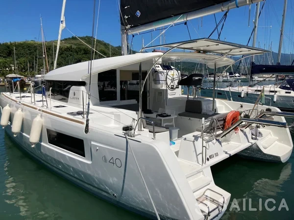 Lagoon 40 - Yacht Charter Sailica