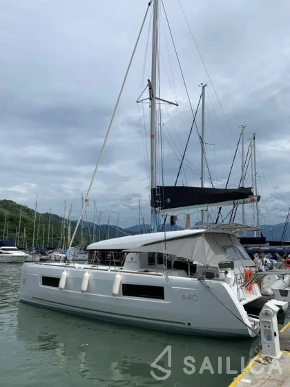 Lagoon 40 - Yacht Charter Sailica