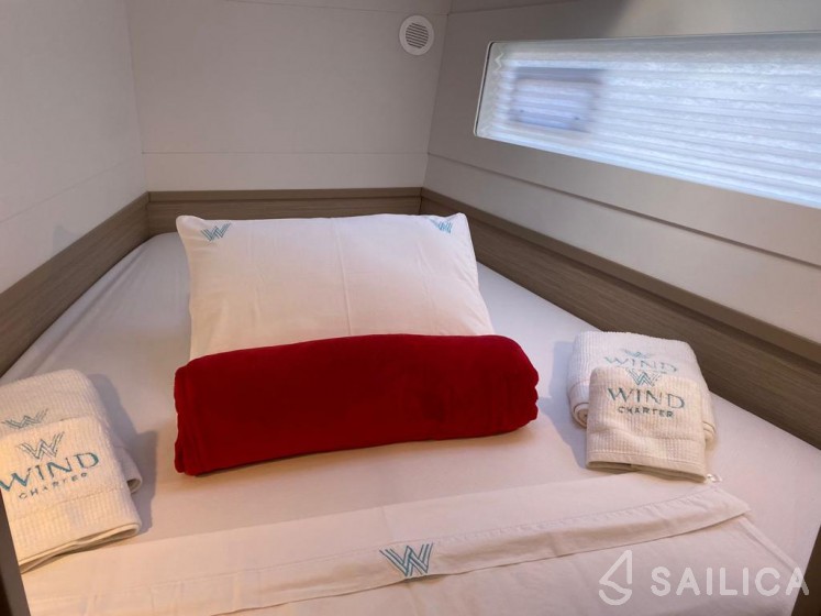 Lagoon 40 - Yacht Charter Sailica