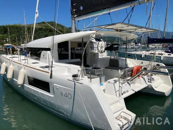 Lagoon 40 - Yacht Charter Sailica