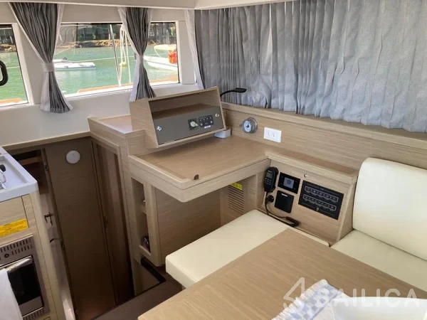 Lagoon 40 - Yacht Charter Sailica