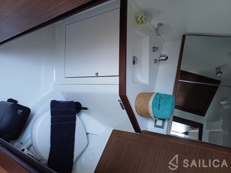 Oceanis 46.1 - Yacht Charter Sailica