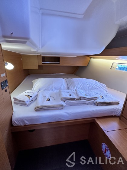 Dufour 430 - Yacht Charter Sailica