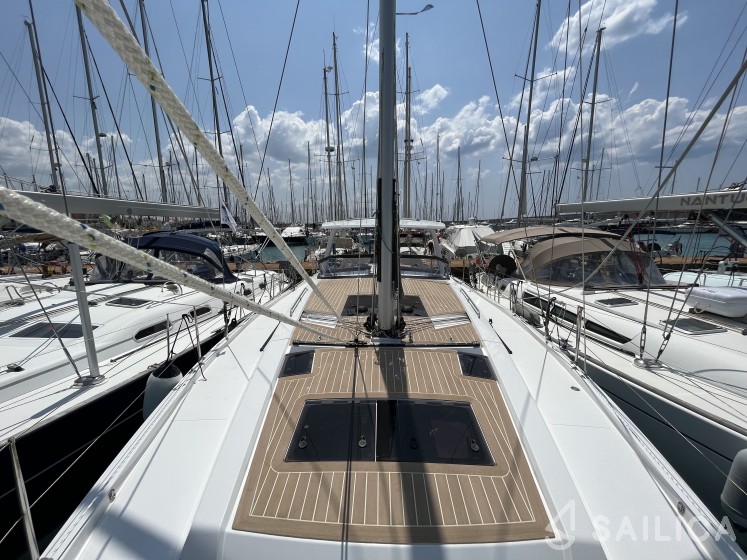 Hanse 460 - Yacht Charter Sailica