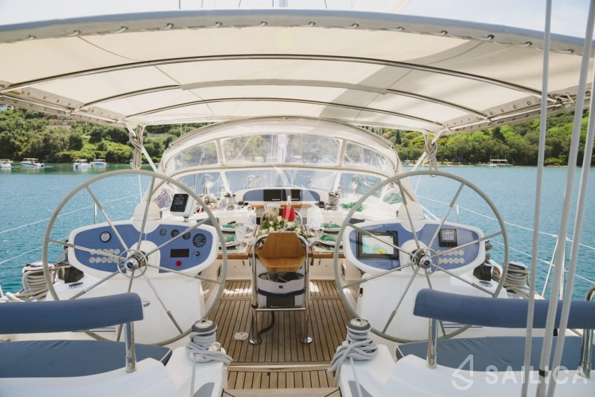 Moody 64 - Yacht Charter Sailica