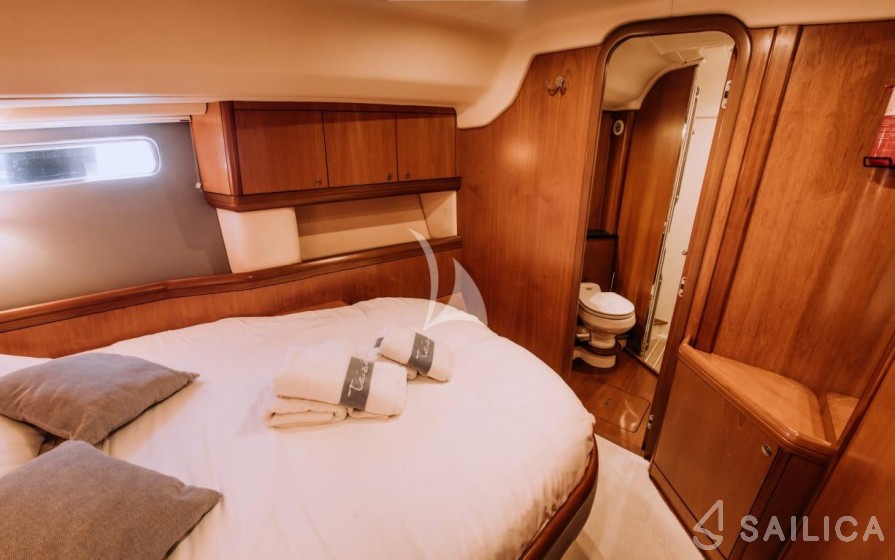 Moody 64 - Yacht Charter Sailica