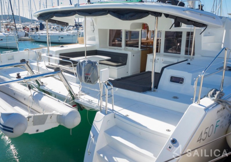 Lagoon 450 - Yacht Charter Sailica