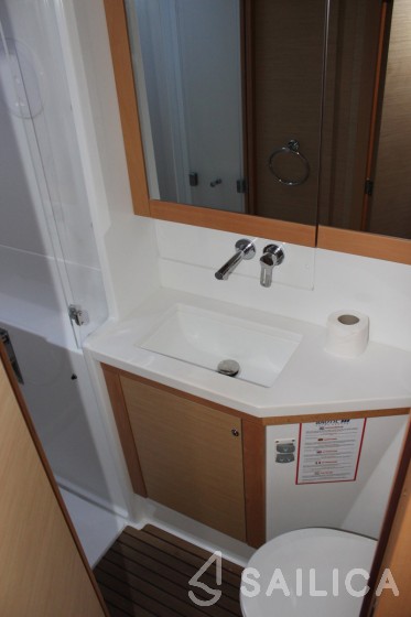 Lagoon 450 - Yacht Charter Sailica