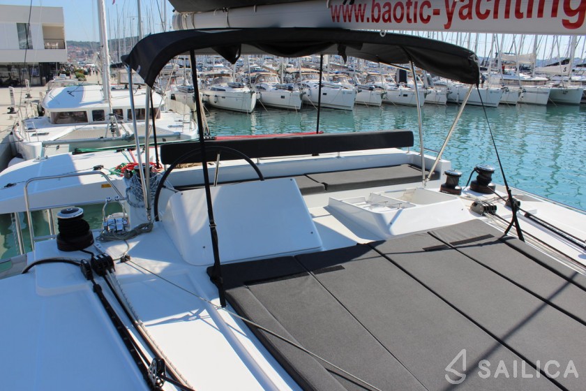 Lagoon 450 - Yacht Charter Sailica