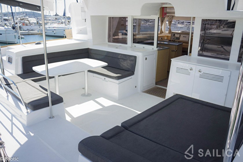 Lagoon 450 - Yacht Charter Sailica