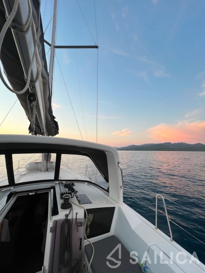 Oceanis 41.1 - Yacht Charter Sailica