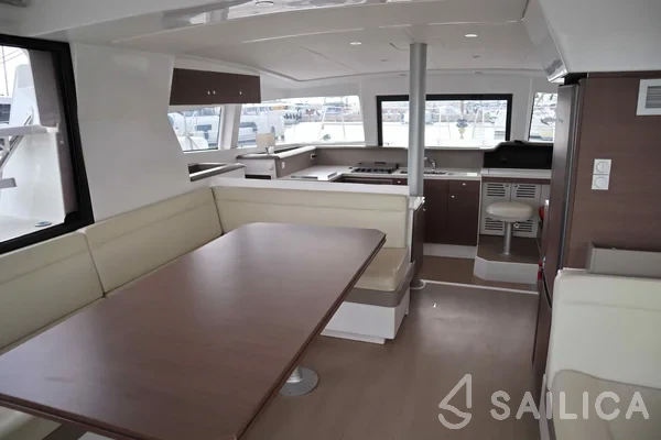 Bali 4.1 - Yacht Charter Sailica