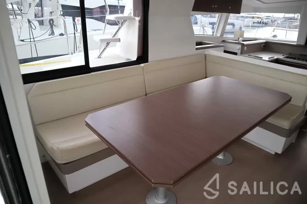 Bali 4.1 - Yacht Charter Sailica