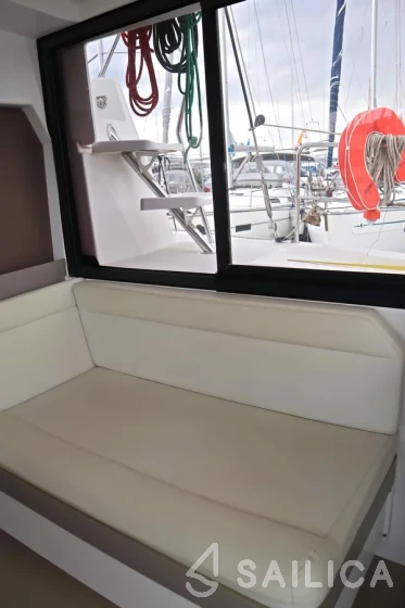 Bali 4.1 - Yacht Charter Sailica