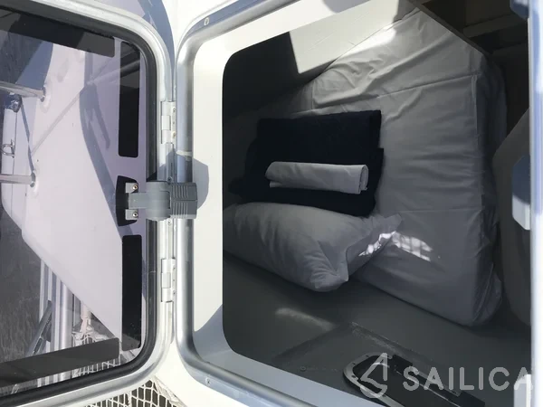 Lagoon 42 - Yacht Charter Sailica