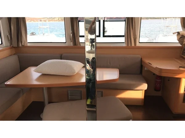 Lagoon 42 - Yacht Charter Sailica