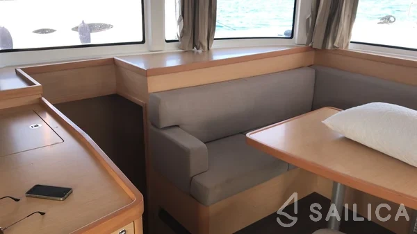 Lagoon 42 - Yacht Charter Sailica