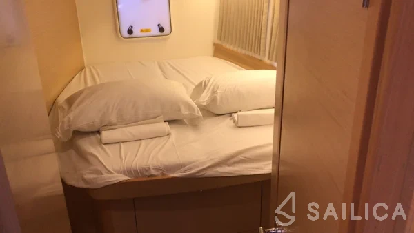 Lagoon 42 - Yacht Charter Sailica