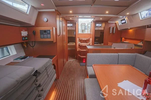 Bavaria C45 - Yacht Charter Sailica
