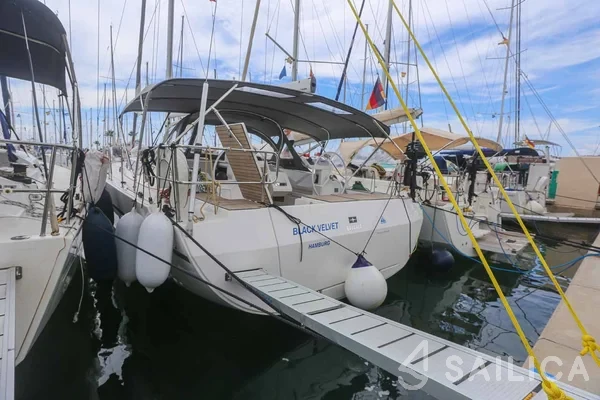 Bavaria C45 - Yacht Charter Sailica