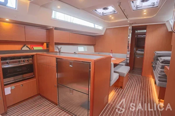 Bavaria C45 - Yacht Charter Sailica