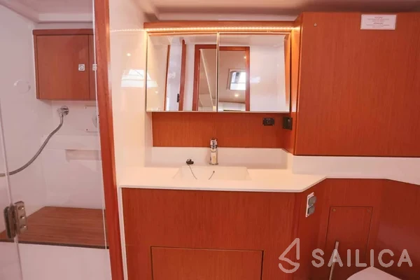 Bavaria C45 - Yacht Charter Sailica