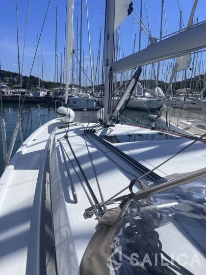Sun Odyssey 410 - Yacht Charter Sailica