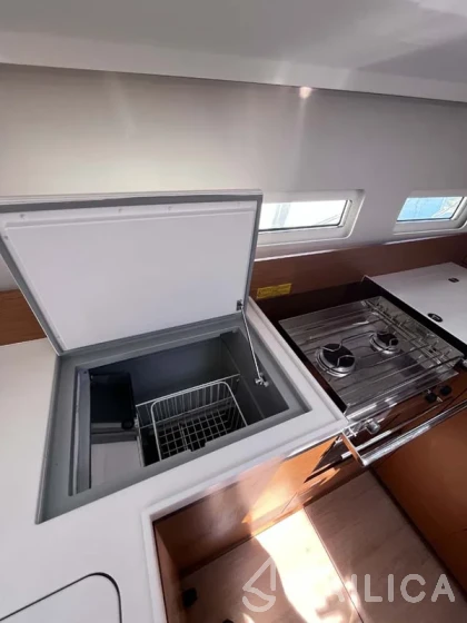 Sun Odyssey 410 - Yacht Charter Sailica