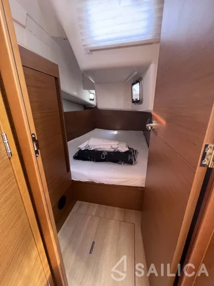 Sun Odyssey 410 - Yacht Charter Sailica