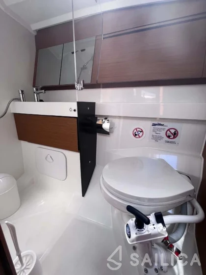 Sun Odyssey 410 - Yacht Charter Sailica