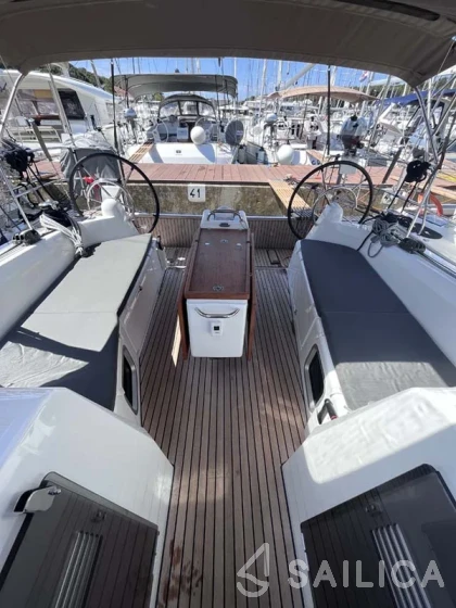 Sun Odyssey 410 - Yacht Charter Sailica