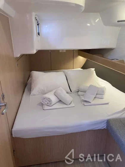 Bavaria 46 Cruiser - Yacht Charter Sailica