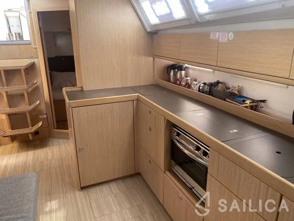 Bavaria 46 Cruiser - Yacht Charter Sailica