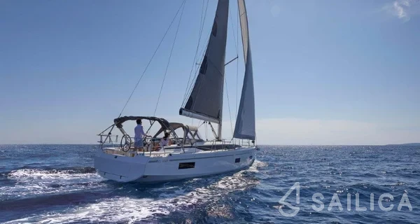 Bavaria C38 - Yacht Charter Sailica