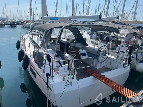 Bavaria C38 - Yacht Charter Sailica
