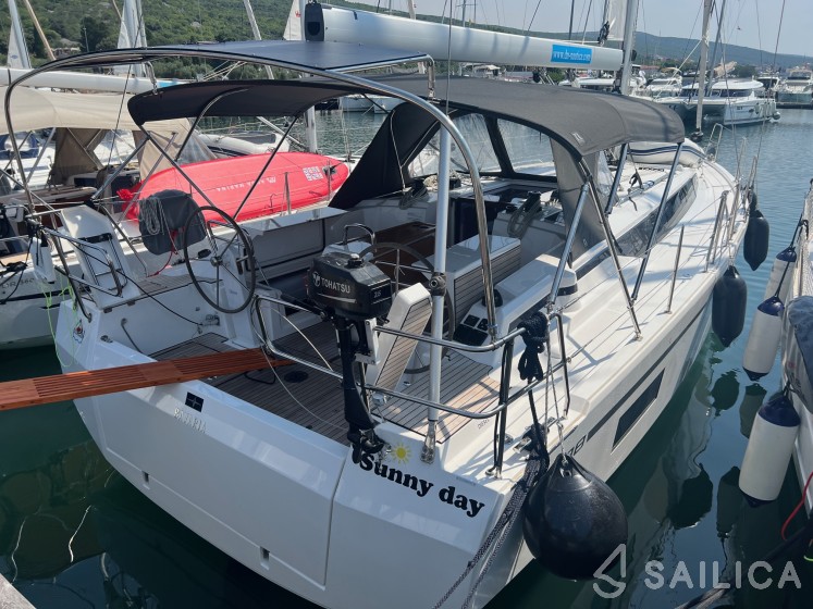 Bavaria C38 - Yacht Charter Sailica