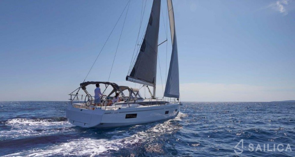 Bavaria C38 - Yacht Charter Sailica