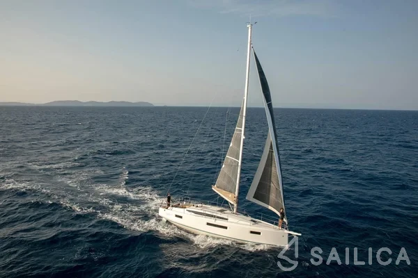 Sun Odyssey 410 - Yacht Charter Sailica